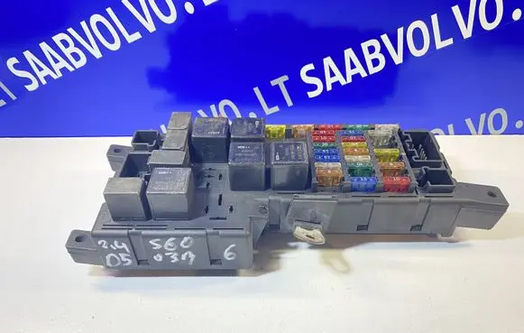 Volvo S60 Fuse box set 8678449 518787205