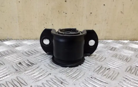 Land Rover Range Rover Sport L494 Sway bar bush bracket, front CPLA51836A