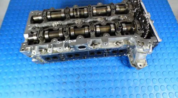 Mercedes-Benz B W246 W242 Engine head R651018