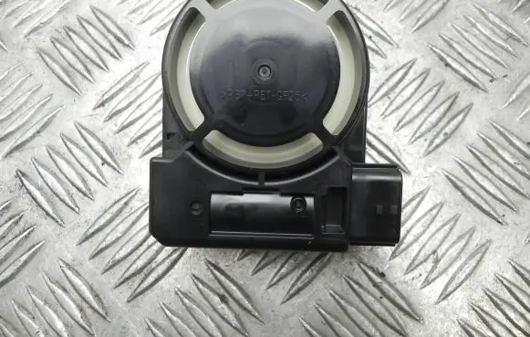 Nissan Leaf II (ZE1) Horn signal 28487HV01A M4935