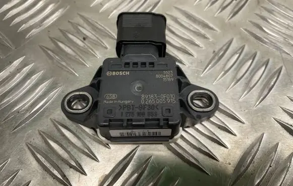 Toyota Avensis T270 ESP acceleration yaw rate sensor 891830F010