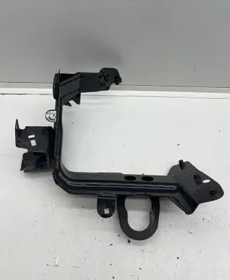 Audi Q7 4M Fender mounting bracket 4M0821132E 2821