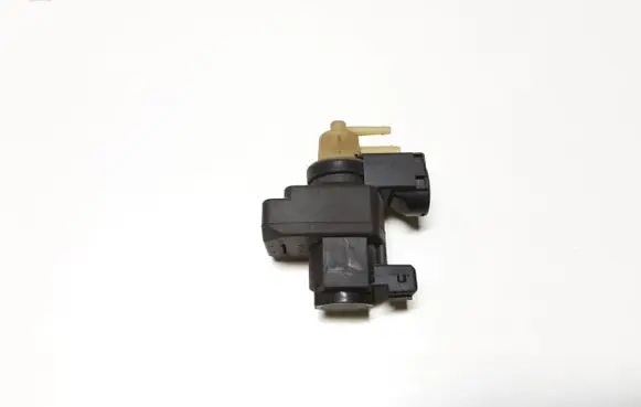 Suzuki Grand Vitara II Turbo solenoid valve 8200486264 70115200