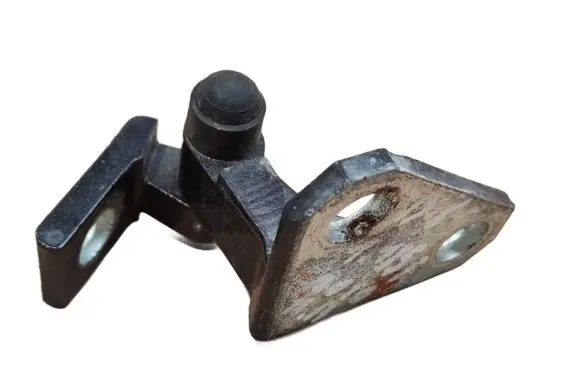 Volkswagen PASSAT B6 Front door upper hinge 3C0831402D