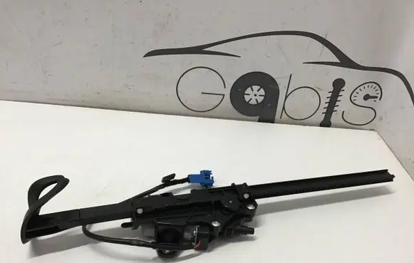 Mercedes-Benz C W205 Seat belt adjustment motor A2058600282