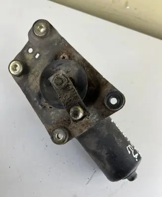 Opel Frontera B Wiper motor