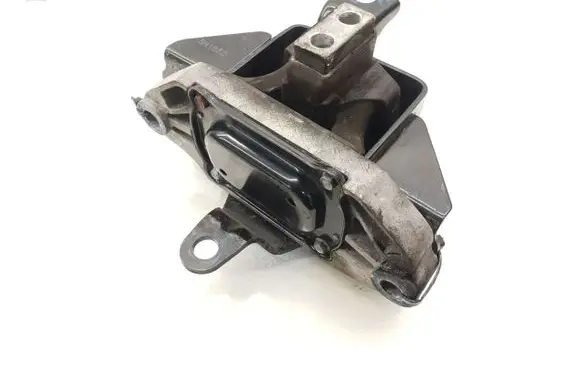 Hyundai Tucson TL Engine mount bracket 21832-D3200 157005 21830-D3200