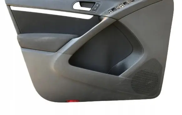 Volkswagen Tiguan Front door card panel trim 5N0867011