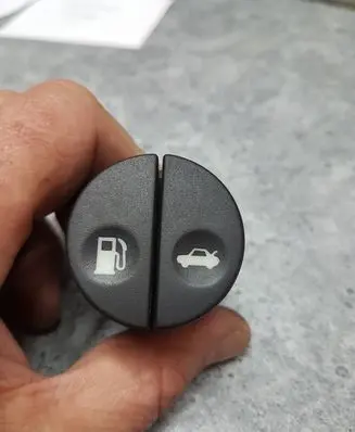 Jaguar XK8 - XKR Tailgate/trunk/boot open switch 