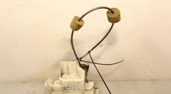 Ford Mondeo Mk III Front door lock