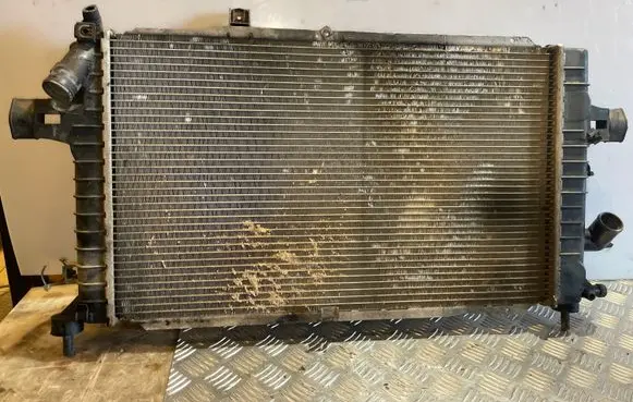 Opel Astra H Coolant radiator 13152320