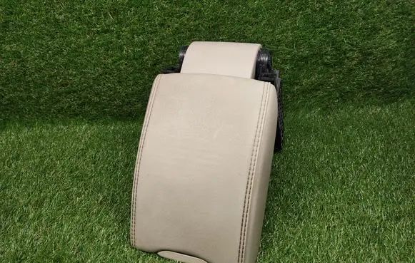 Volvo S60 Armrest