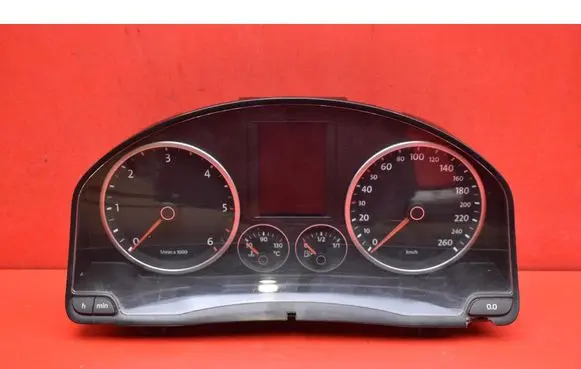 Volkswagen Tiguan Speedometer (instrument cluster) 5N0920870D