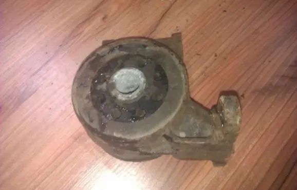 Ford Mondeo MK II Engine mount bracket 97bb6p082ca