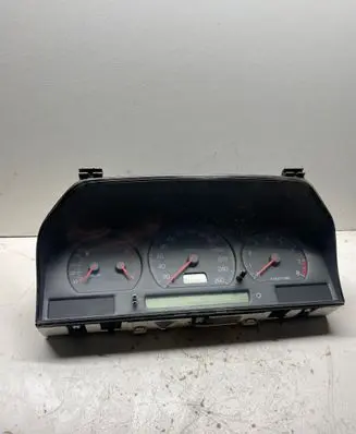 Volvo S70 V70 V70 XC Speedometer (instrument cluster) 9168144