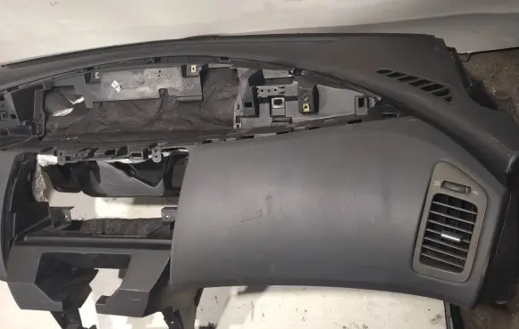 Nissan Primera Dashboard 68200BA200