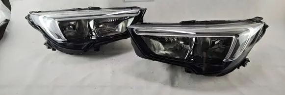 Opel Crossland X Headlights/headlamps set 