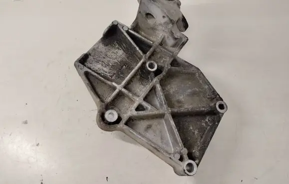 Audi A4 S4 B5 8D A/C compressor mount bracket 028260885A