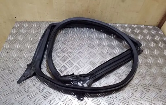 Audi A5 Sportback 8TA Rear door rubber seal (on body) 8T8833707C