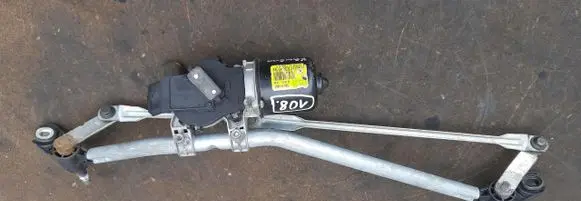 Front wiper linkage and motor