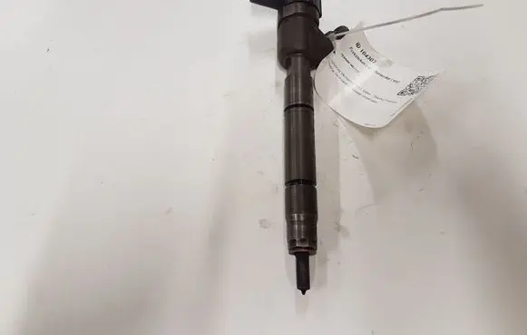 Hyundai i40 Fuel injector 338002A800 0445110411