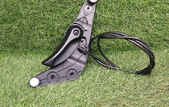 BMW 5 F10 F11 Engine bonnet (hood) release handle 9114002 5123911400209
