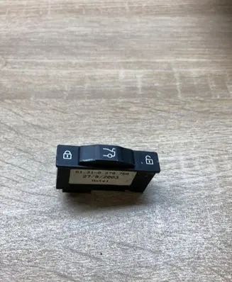 BMW 7 E65 E66 Tailgate opening switch 8379766
