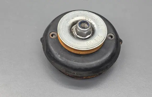 Citroen DS5 Coil spring mount 9675124280