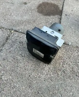 BMW 7 F01 F02 F03 F04 ABS Pump 6799048 6799050