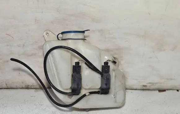 Mercedes-Benz Vito Viano W639 Windshield washer fluid reservoir/tank A6398600560 A6398600660