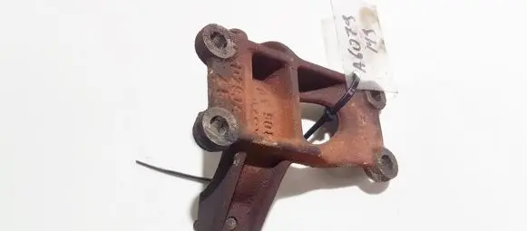 Ford Mondeo Mk III Engine mounting bracket xs7w3k305ad d29ja