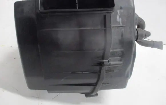 BMW 2 Active Tourer U06 Air filter box 079133836A