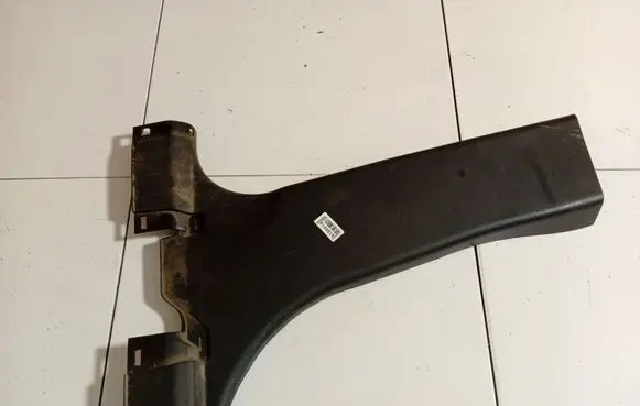 Mitsubishi Outlander (B) pillar trim (top) 7211A053