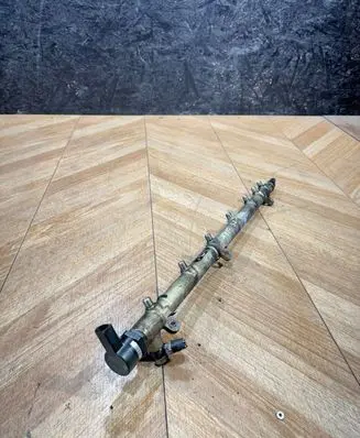 Mercedes-Benz E W211 Fuel main line pipe A6130700195 0445216007 001659L2