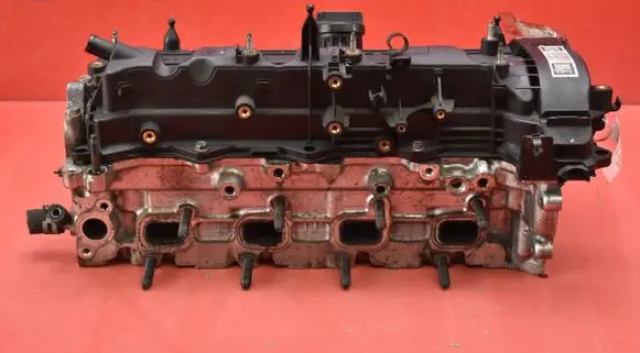 Toyota Avensis T270 Engine head 