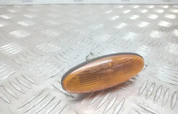 Mazda 626 Front fender indicator light