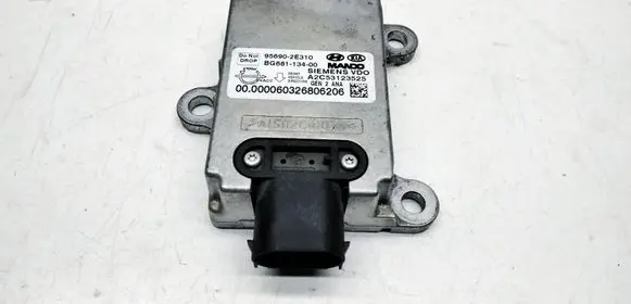 Hyundai Tucson JM ESP acceleration yaw rate sensor 956902E310