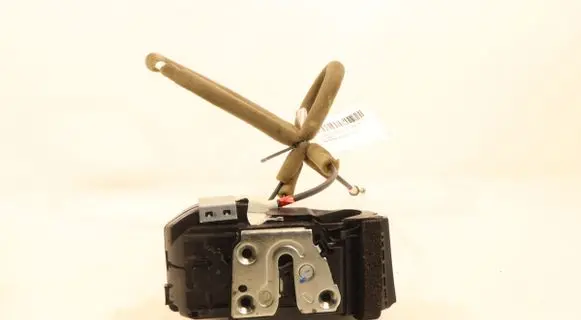 Nissan Qashqai Rear door lock 7Z07A
