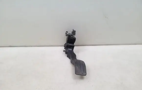 Nissan Juke I F15 Accelerator throttle pedal 180021HM0B