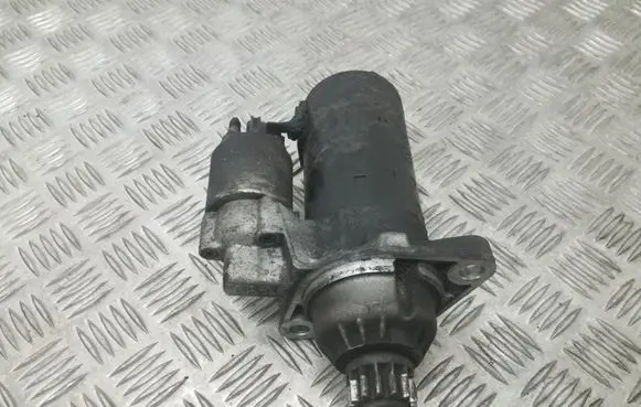 Volkswagen PASSAT B7 Starter motor