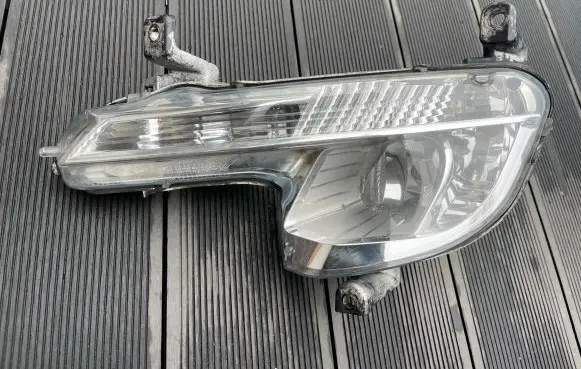 Peugeot 508 Front fog light 9670476280 46910999 9670476280028