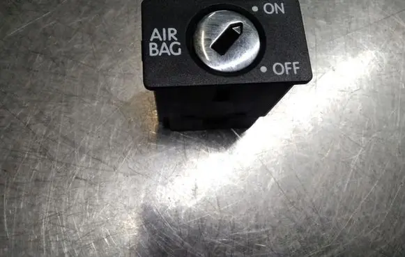 Volkswagen Golf V Passenger airbag on/off switch 1K0919237A