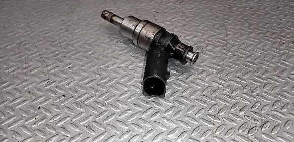 Volkswagen PASSAT B6 Fuel injector 0261500014