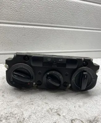 Volkswagen Golf V Climate control unit