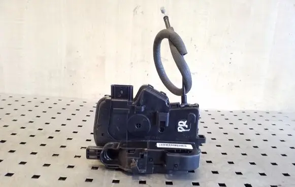 KIA Sportage Front door lock 814203U010