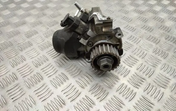 Ford B-MAX Fuel injection high pressure pump 0445010592 9811347280