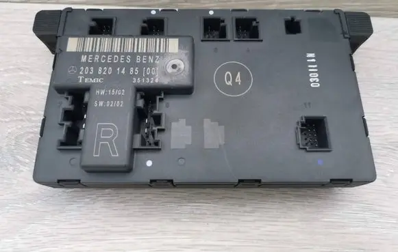 Mercedes-Benz C W203 Door control unit/module 2038201485 351324
