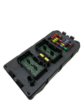 Jeep Grand Cherokee (WK) Fuse module 68039117AA