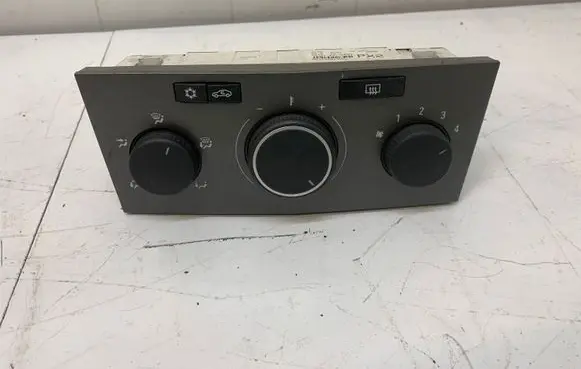 Opel Astra H Interior fan control switch 