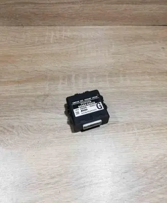 Toyota Avensis T250 Light module LCM 8996005020